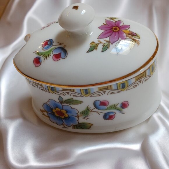 Royal Grafton Malvern Fine Bone China Four Piece Cruet Salt Pepper Shaker Set - Picture 7 of 16